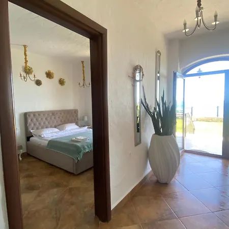 Casa Yma Două Mai